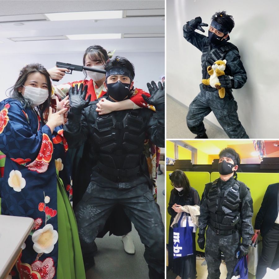 Some photos of Xeksenk show he became a popular photo mascot after the ceremony.