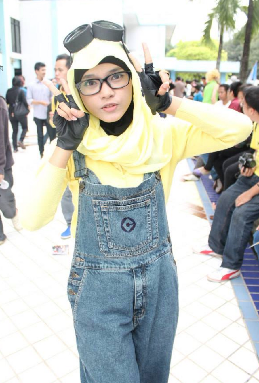 A photo of one of Matsurikara’s cosplay works shows she played as the Minion.