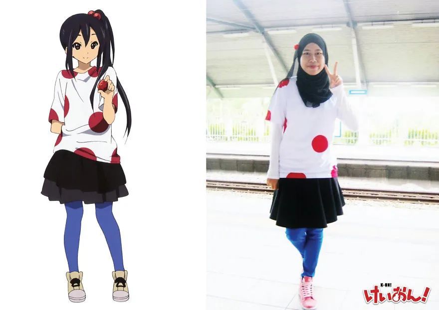 A photo of a comparison between the Hijab cosplayer and the original character.