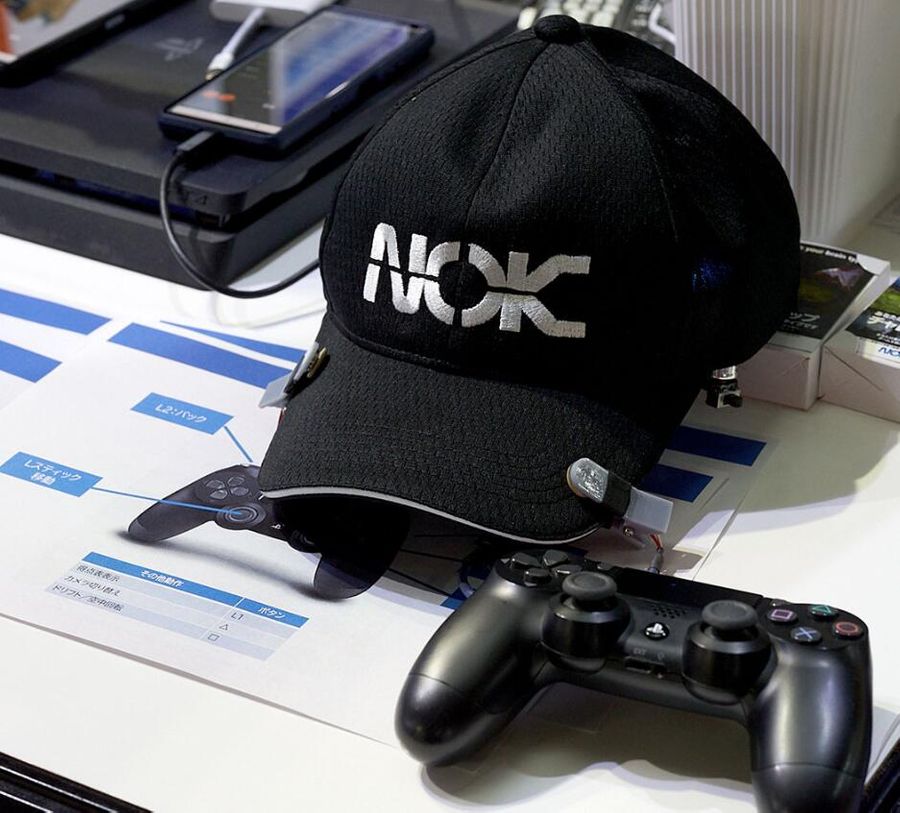 A cap that detects your brainwaves.