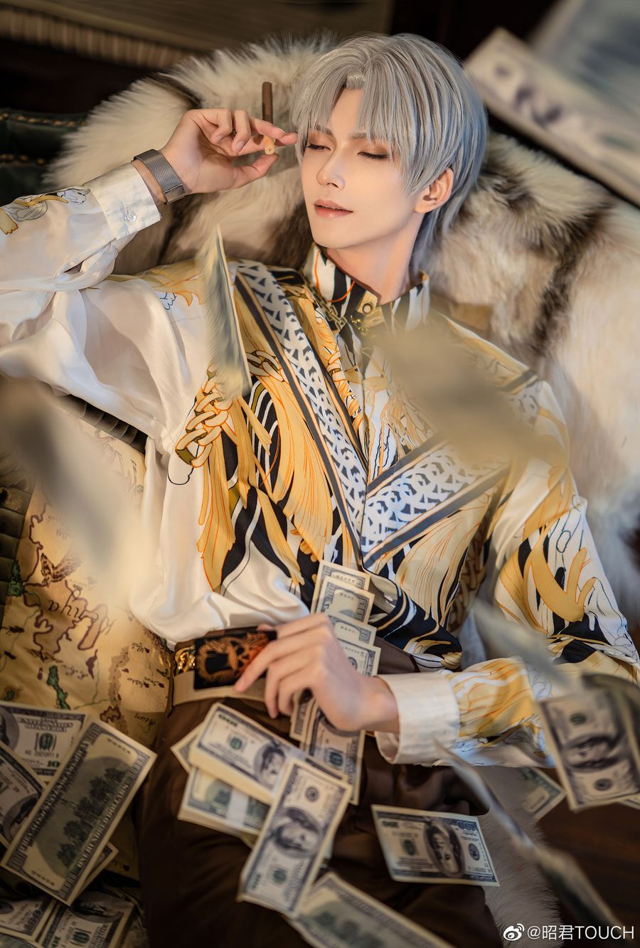 Light and Night Cosplay