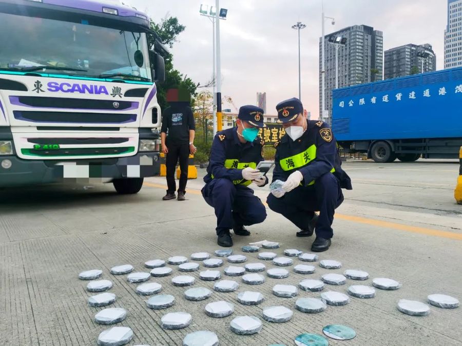Shenzhen Customs inspecting the package