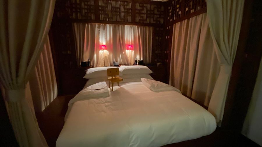 Makoto Shinkai's hotel bed