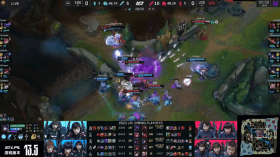 In game one, at 27 minutes, JDG knight on Ahri accomplished a triple kill in the mid-lane.