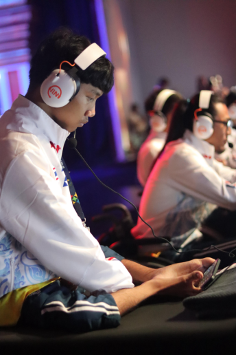 Thai player Pongsakorn Lekthongdang playing with his two feet