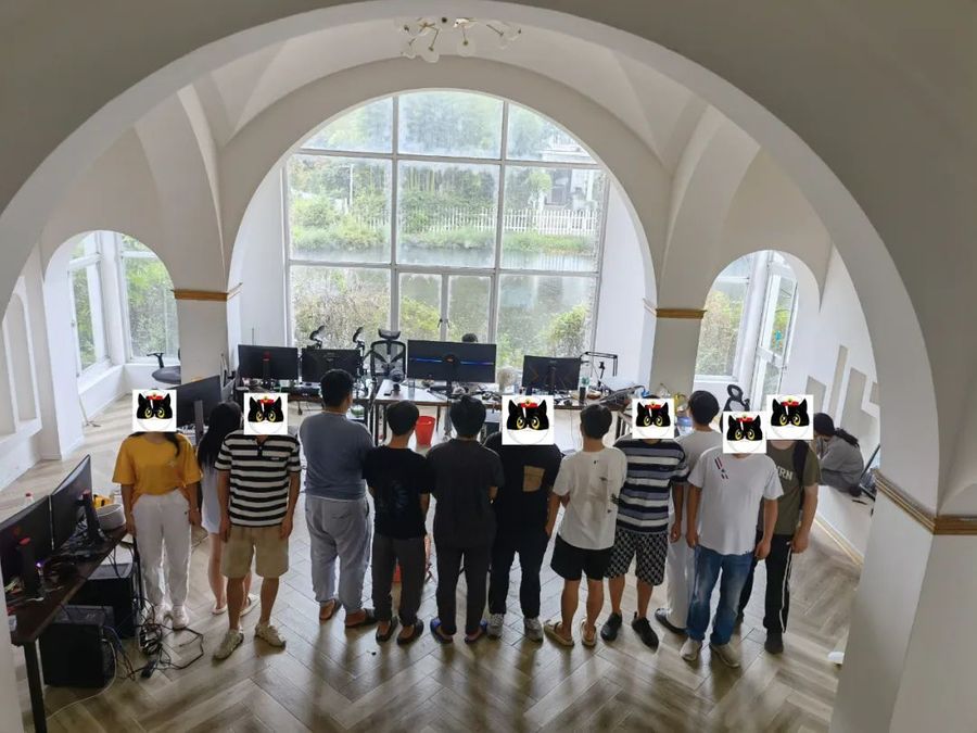 A photo of all the suspects on set