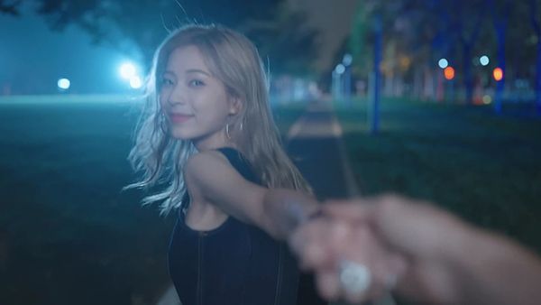 Love Is All Around - Screenshot