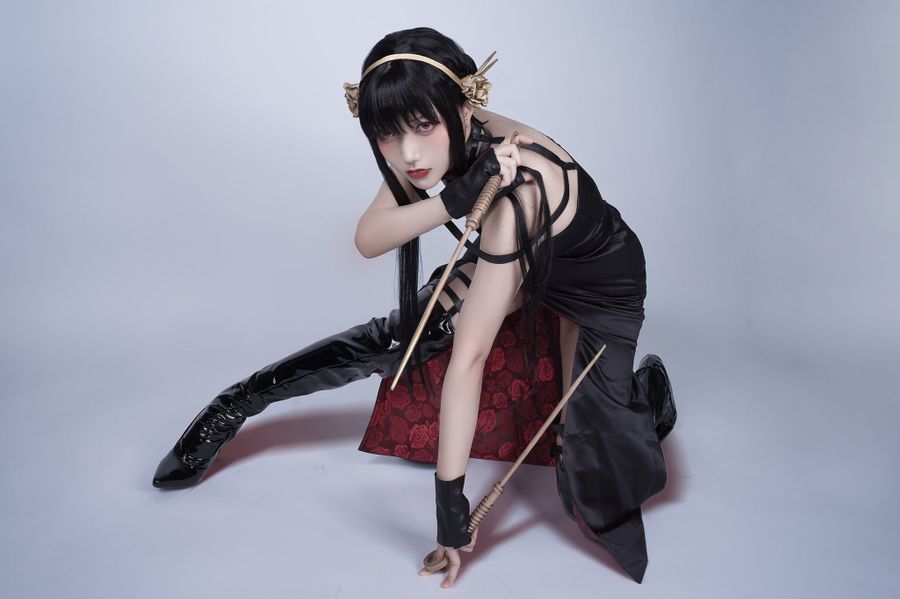 Yor From Spy x Family Cosplay