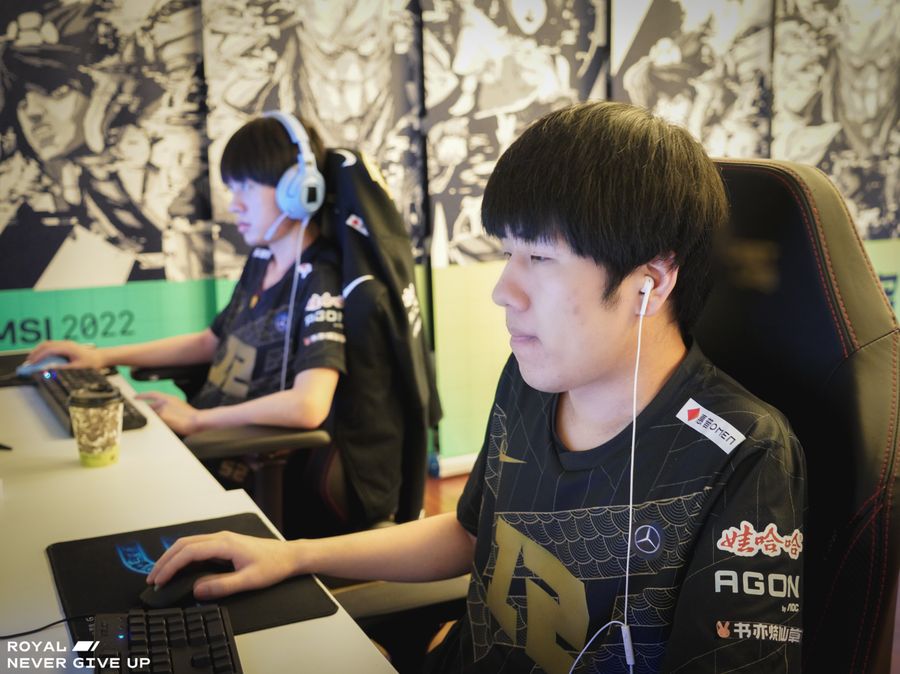 RNG’s players in the 2022 MSI Finals