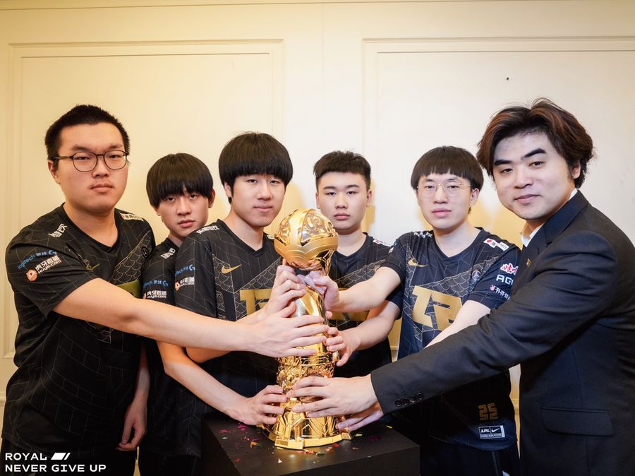 RNG celebrated their 2022 MSI title.